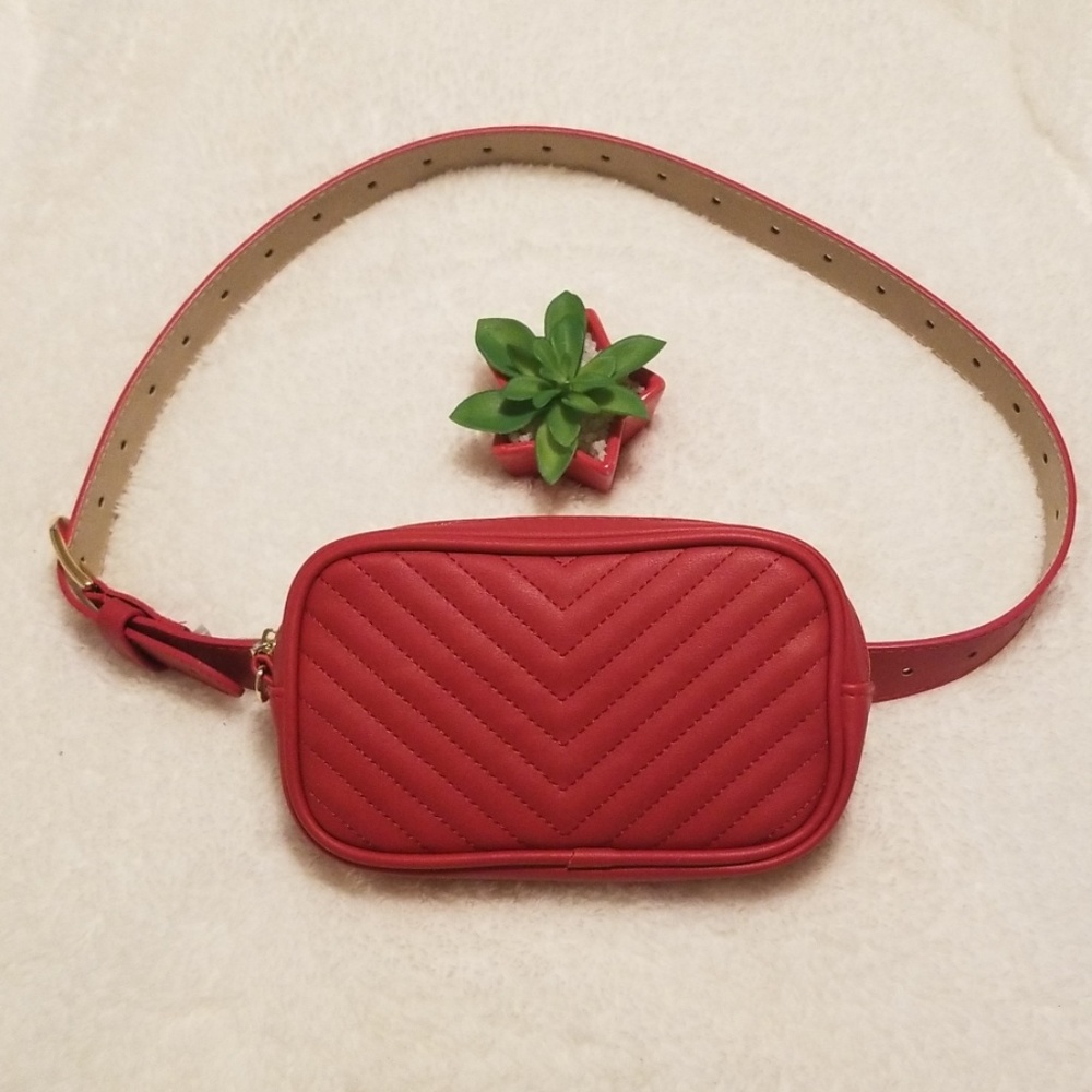 NWOT Steve Madden red belt bag